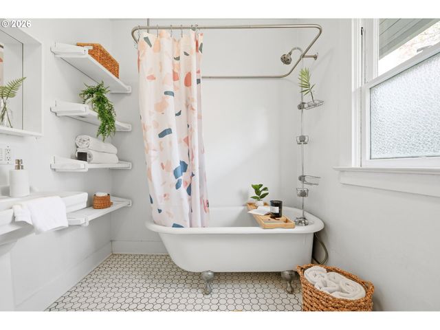 3716 Se GRANT Ct, Portland, OR 97214