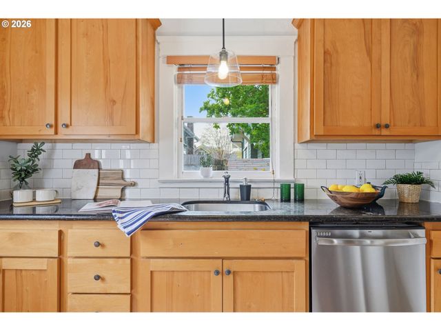 3716 Se GRANT Ct, Portland, OR 97214