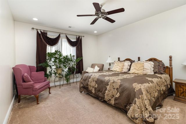 4321 Rolling Acres Road, Charlotte, NC 28213