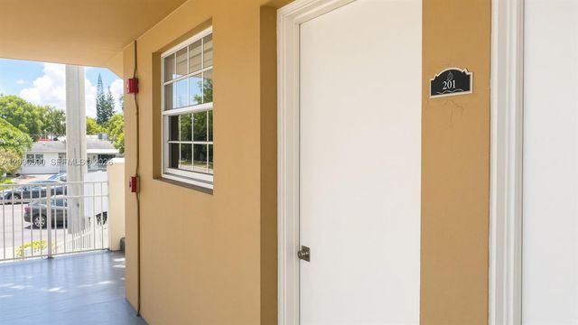 5500 SW 77th Court 201, Miami, FL 33155