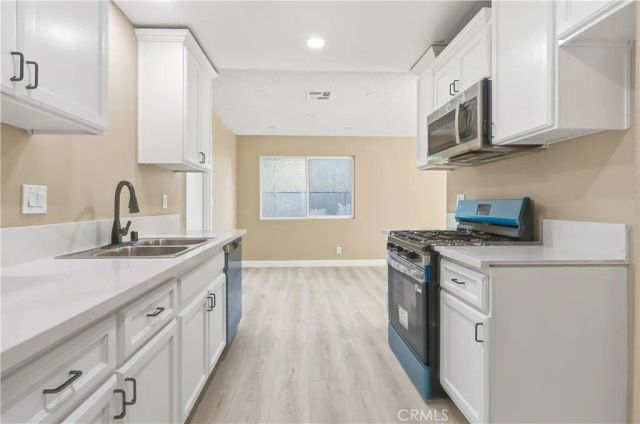 3340 Roxbury, Rosamond, CA 93560