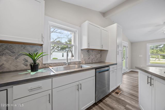 108 Park Avenue, Beaufort, NC 28516