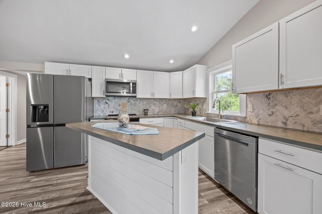 108 Park Avenue, Beaufort, NC 28516