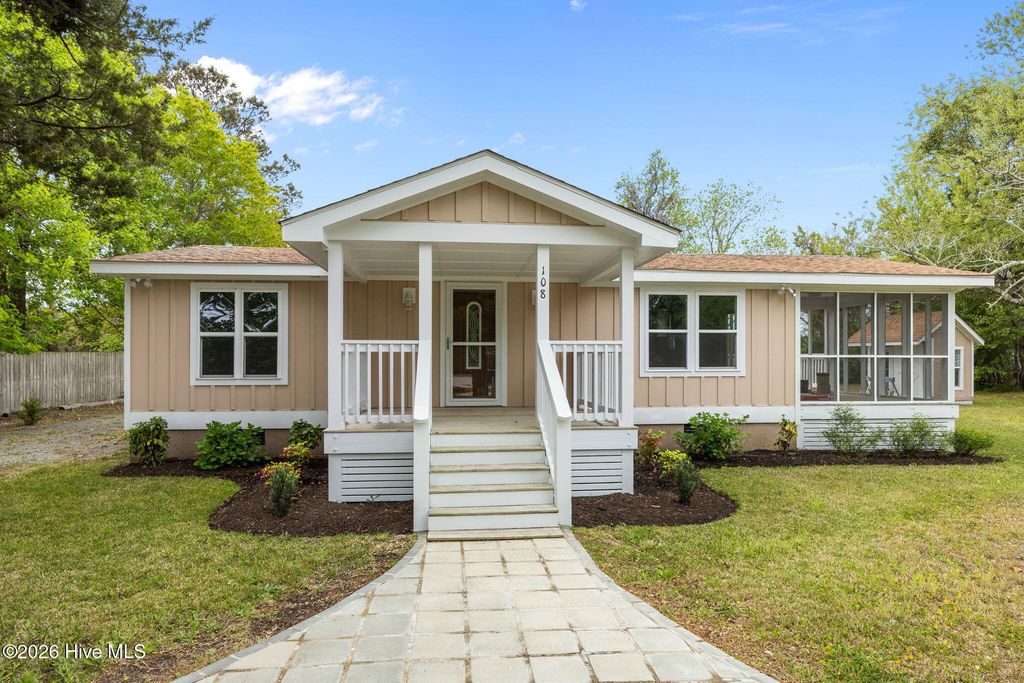 108 Park Avenue, Beaufort, NC 28516