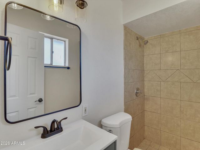 6014 W AVALON Drive, Phoenix, AZ 85033