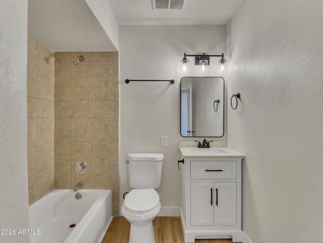 6014 W AVALON Drive, Phoenix, AZ 85033