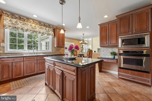 1 BAKER WAY, Pennington, NJ 08534