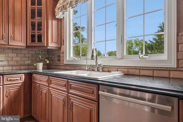 1 BAKER WAY, Pennington, NJ 08534