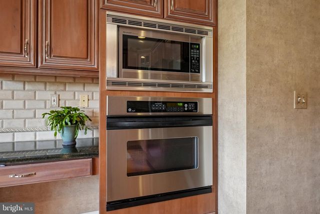 1 BAKER WAY, Pennington, NJ 08534