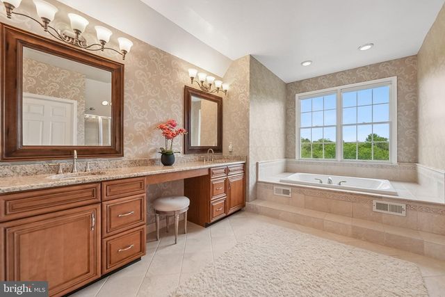 1 BAKER WAY, Pennington, NJ 08534