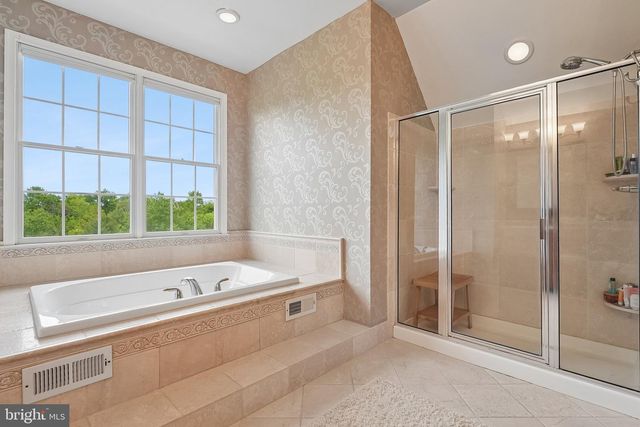 1 BAKER WAY, Pennington, NJ 08534