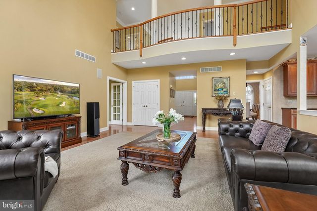 1 BAKER WAY, Pennington, NJ 08534