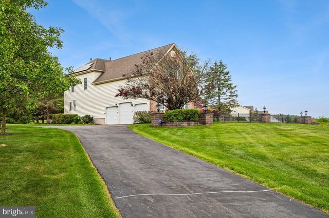 1 BAKER WAY, Pennington, NJ 08534