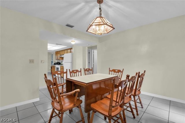 534 SE 32nd TER, Cape Coral, FL 33904