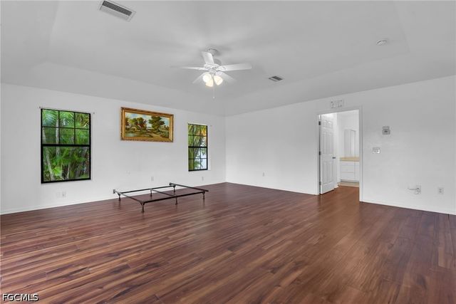534 SE 32nd TER, Cape Coral, FL 33904