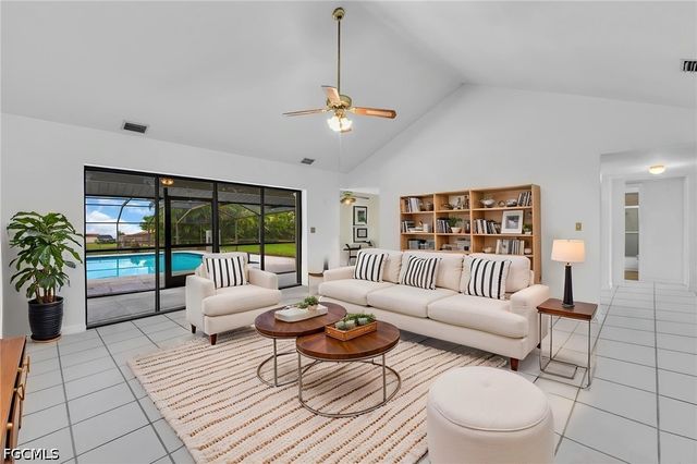 534 SE 32nd TER, Cape Coral, FL 33904