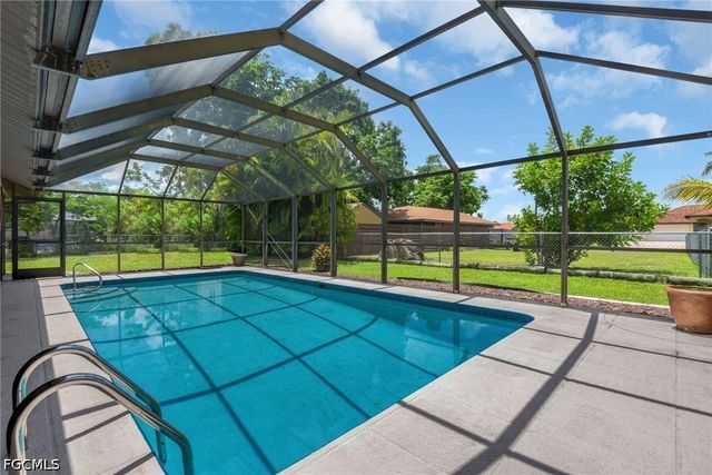 534 SE 32nd TER, Cape Coral, FL 33904