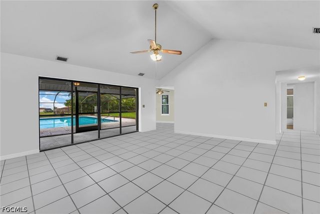 534 SE 32nd TER, Cape Coral, FL 33904