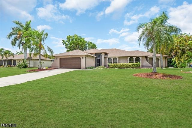 534 SE 32nd TER, Cape Coral, FL 33904