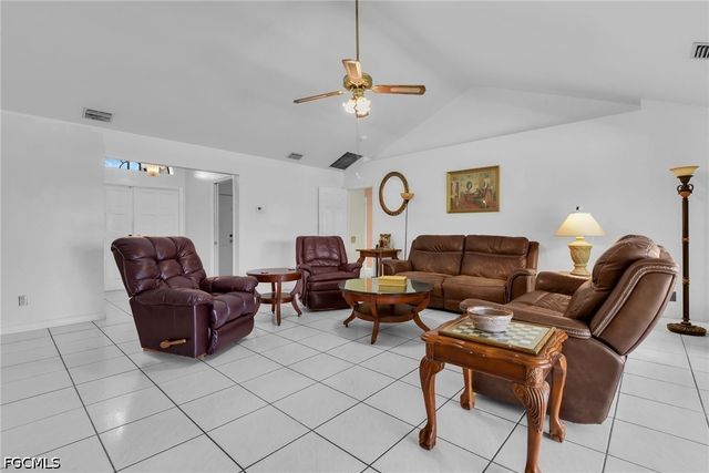 534 SE 32nd TER, Cape Coral, FL 33904