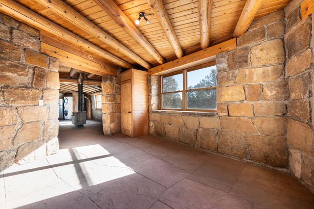 61 Entrada De Cibola, Tijeras, NM 87059