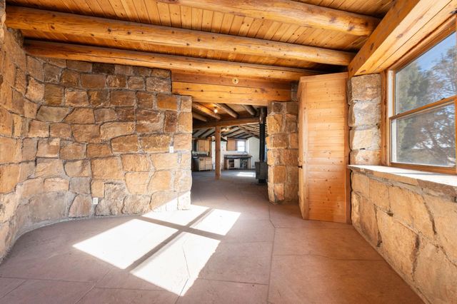 61 Entrada De Cibola, Tijeras, NM 87059