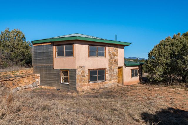 61 Entrada De Cibola, Tijeras, NM 87059