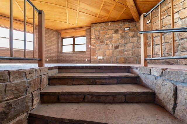 61 Entrada De Cibola, Tijeras, NM 87059