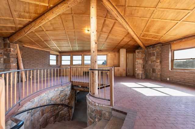 61 Entrada De Cibola, Tijeras, NM 87059