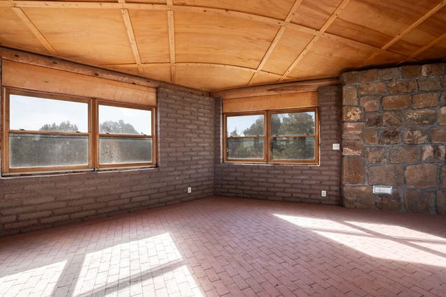 61 Entrada De Cibola, Tijeras, NM 87059