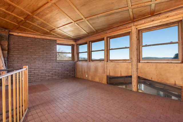61 Entrada De Cibola, Tijeras, NM 87059