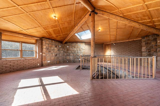 61 Entrada De Cibola, Tijeras, NM 87059