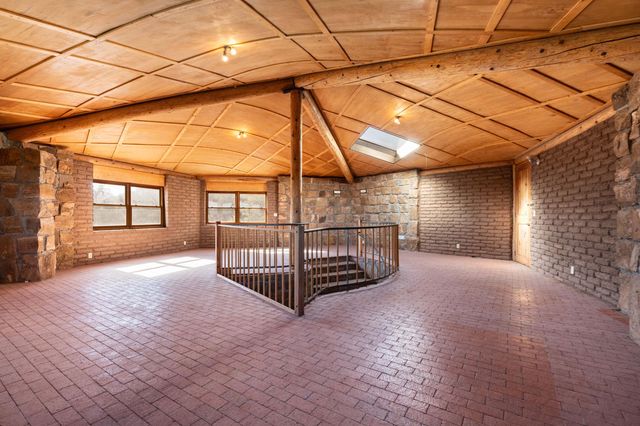 61 Entrada De Cibola, Tijeras, NM 87059