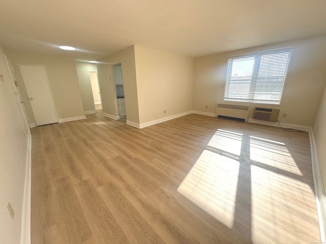 45 Maple Street APT 2E, Norwalk, CT 06850