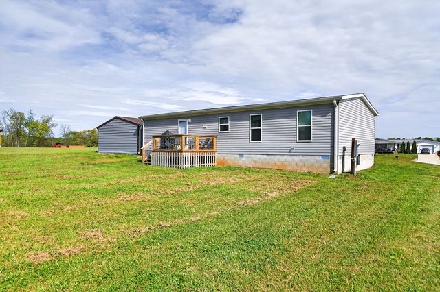 156 Falls View Rd, Sparta, TN 38583