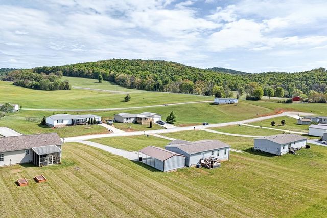 156 Falls View Rd, Sparta, TN 38583