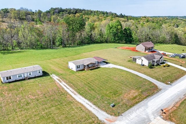 156 Falls View Rd, Sparta, TN 38583