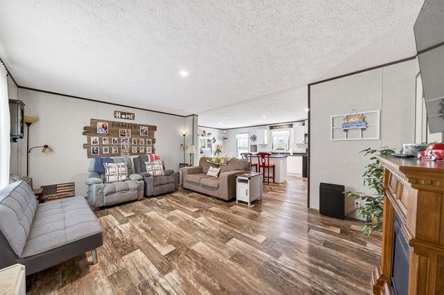 156 Falls View Rd, Sparta, TN 38583