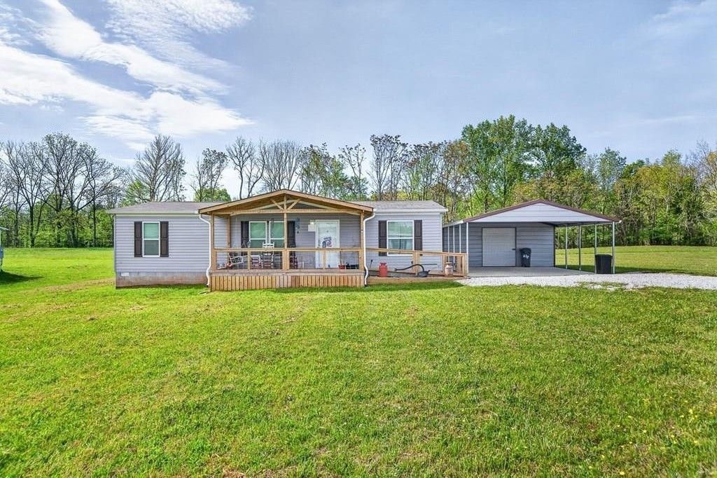 156 Falls View Rd, Sparta, TN 38583