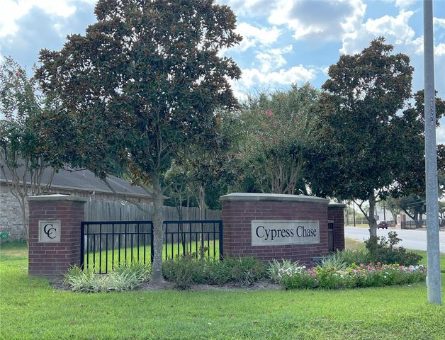 11827 Edenstone Drive, Cypress, TX 77429