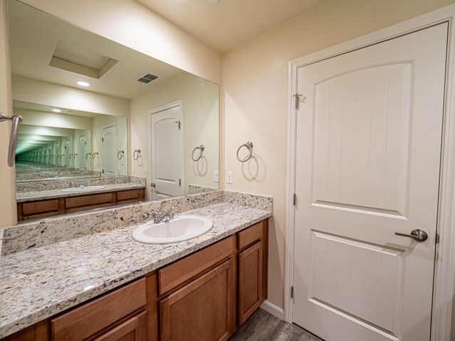 856 Mission De Oro Drive, Redding, CA 96003