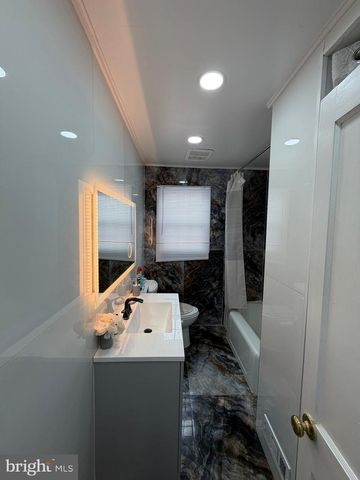 711 VETERANS HWY, Bristol, PA 19007