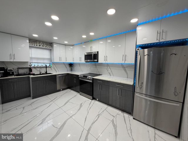 711 VETERANS HWY, Bristol, PA 19007