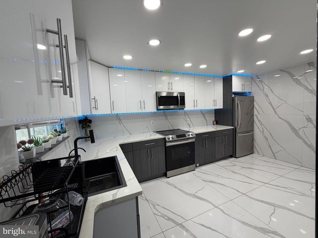 711 VETERANS HWY, Bristol, PA 19007