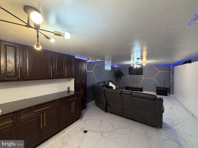 711 VETERANS HWY, Bristol, PA 19007