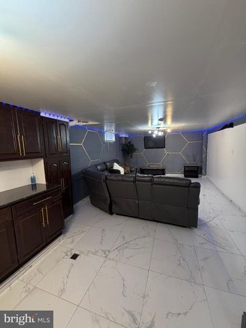 711 VETERANS HWY, Bristol, PA 19007