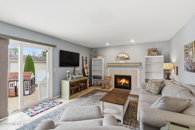 1017 3rd Avenue, Toms River, NJ 08757