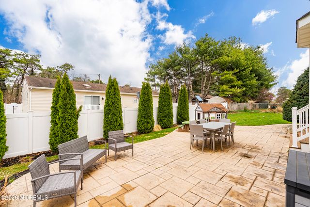 1017 3rd Avenue, Toms River, NJ 08757