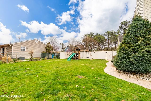 1017 3rd Avenue, Toms River, NJ 08757