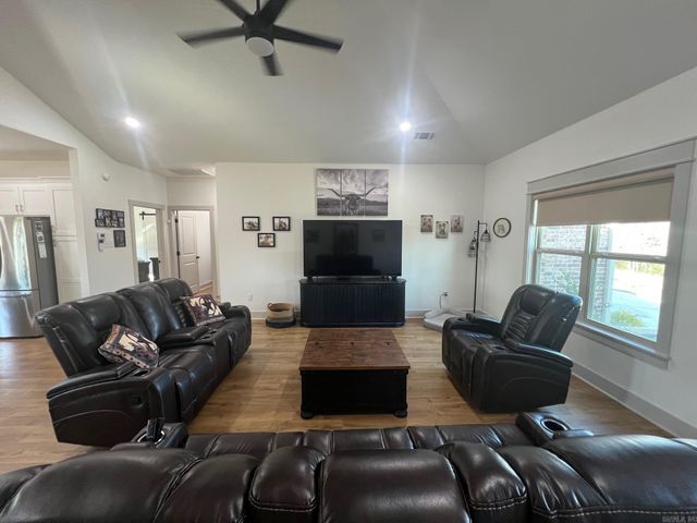 196 Blackjack Road, Greenbrier, AR 72058